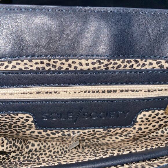 Sole Society Nordstrom Vegan Leather Flap Front Crossbody Saddle Bag Purse Blue - Picture 4 of 5